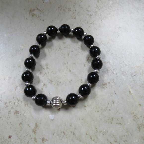 black silver colored beaded stretch bracelet - Picture 2 of 2